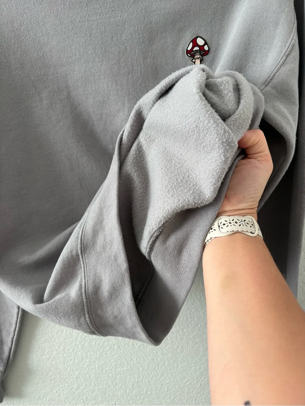Bowery Supply Co Gray Mushroom Embroidered Crewneck Sweatshirt Small Cozy - Picture 7 of 8